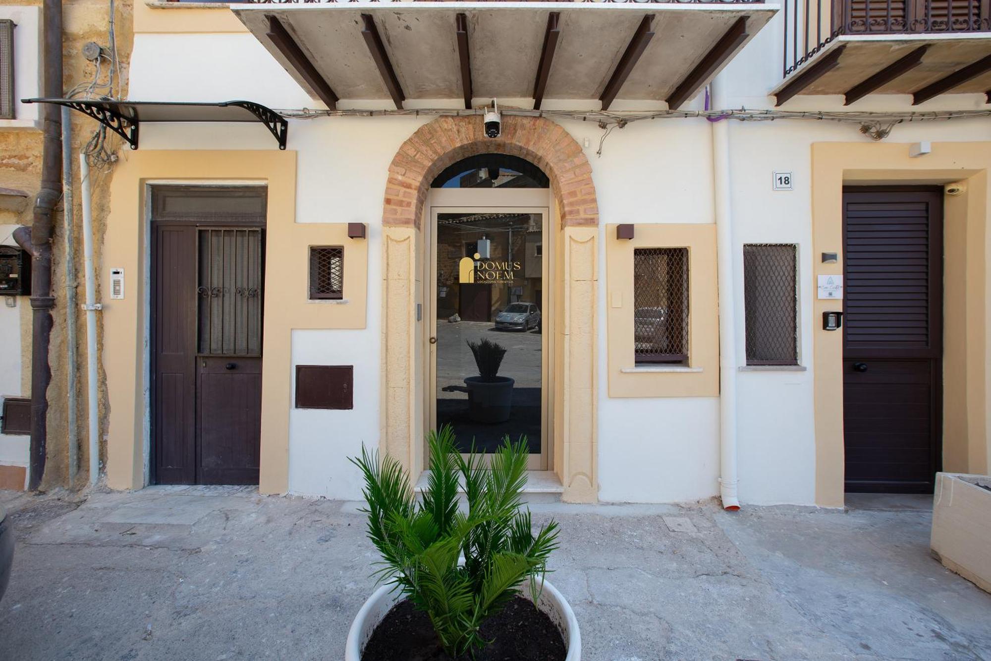 Domus Noem - Locazione Turistica Hotel Agrigento Bagian luar foto